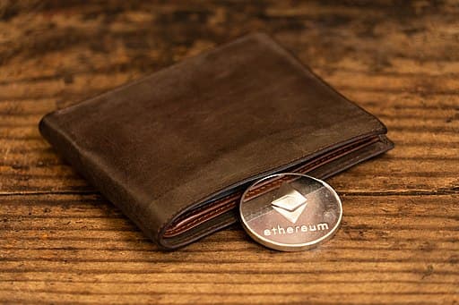 Image via Wikimedia Commons, https://cryptowallet.com