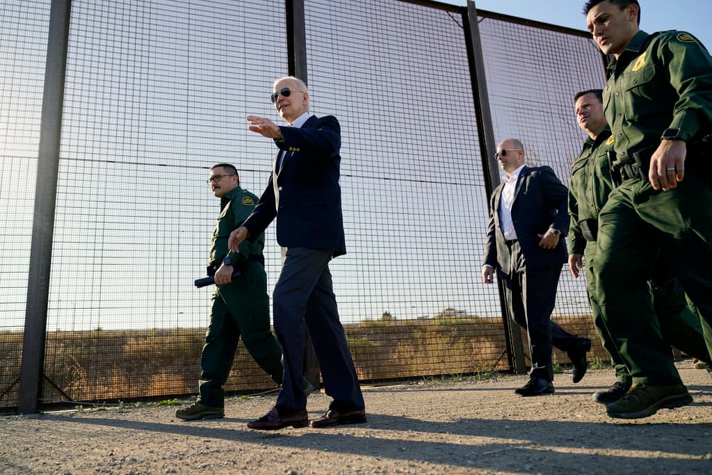 President Biden walks along a stretch of the border at El Paso, Texas, January 8, 2023. 