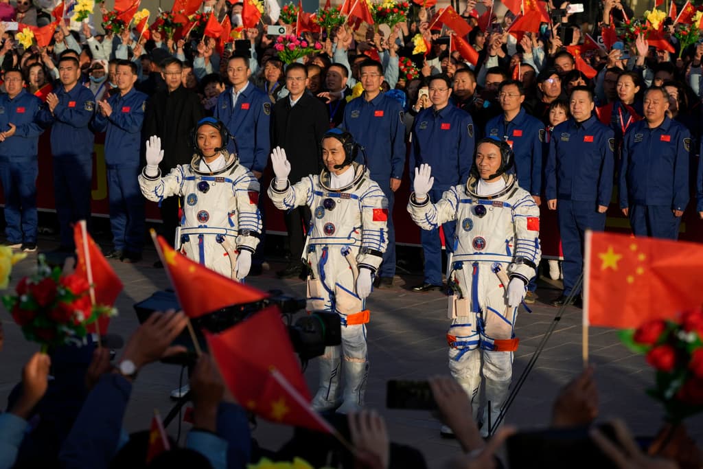 Chinese astronauts for the Shenzhou-17 mission at the Jiuquan Satellite Launch Center in northwestern China, October 26, 2023.