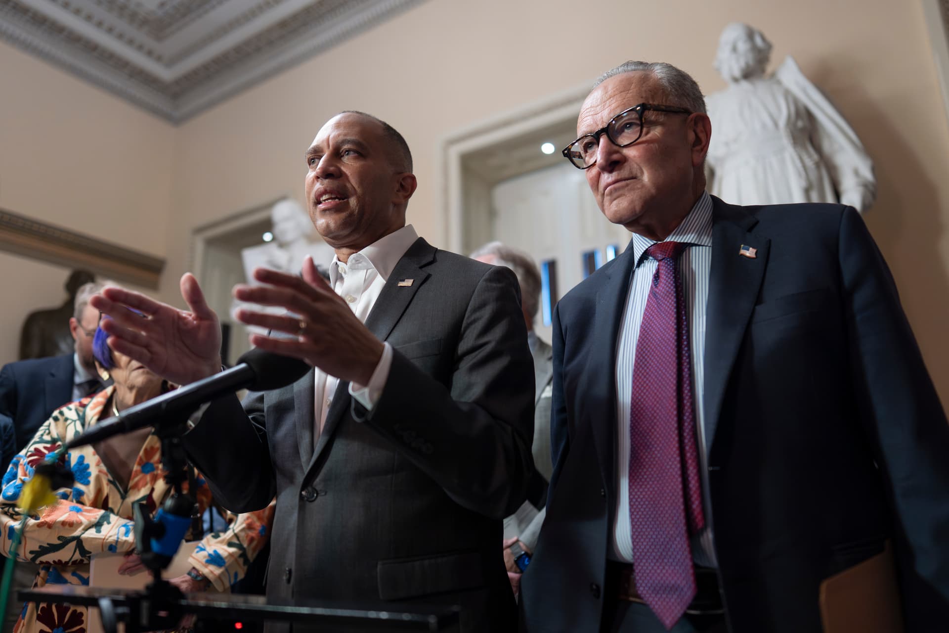 House Democratic Leader Hakeem Jeffries, left, and Senate Democratic Leader Chuck Schumer.