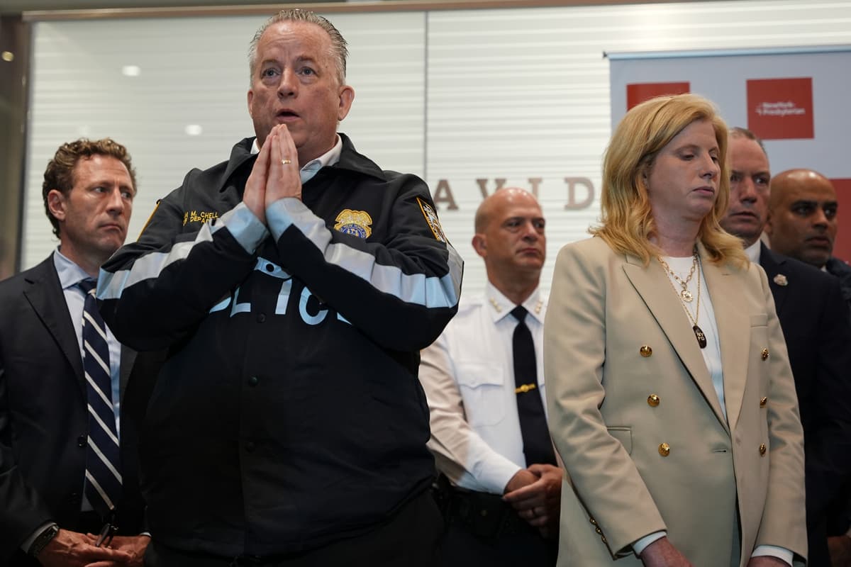 AP/Angelina Katsanis