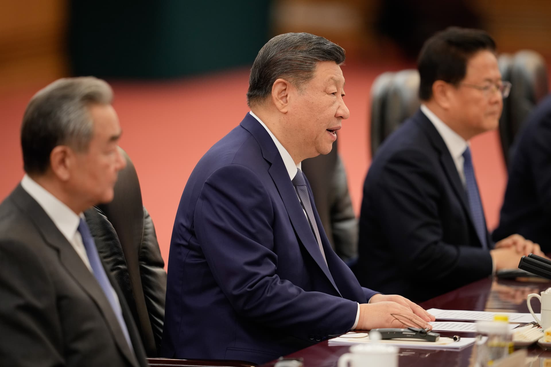 President Xi Jinping, center, reacts during a meeting with Prime Minister Mark Carney (not in the picture), at the Great Hall of the People at Beijing, China, January 16, 2026.