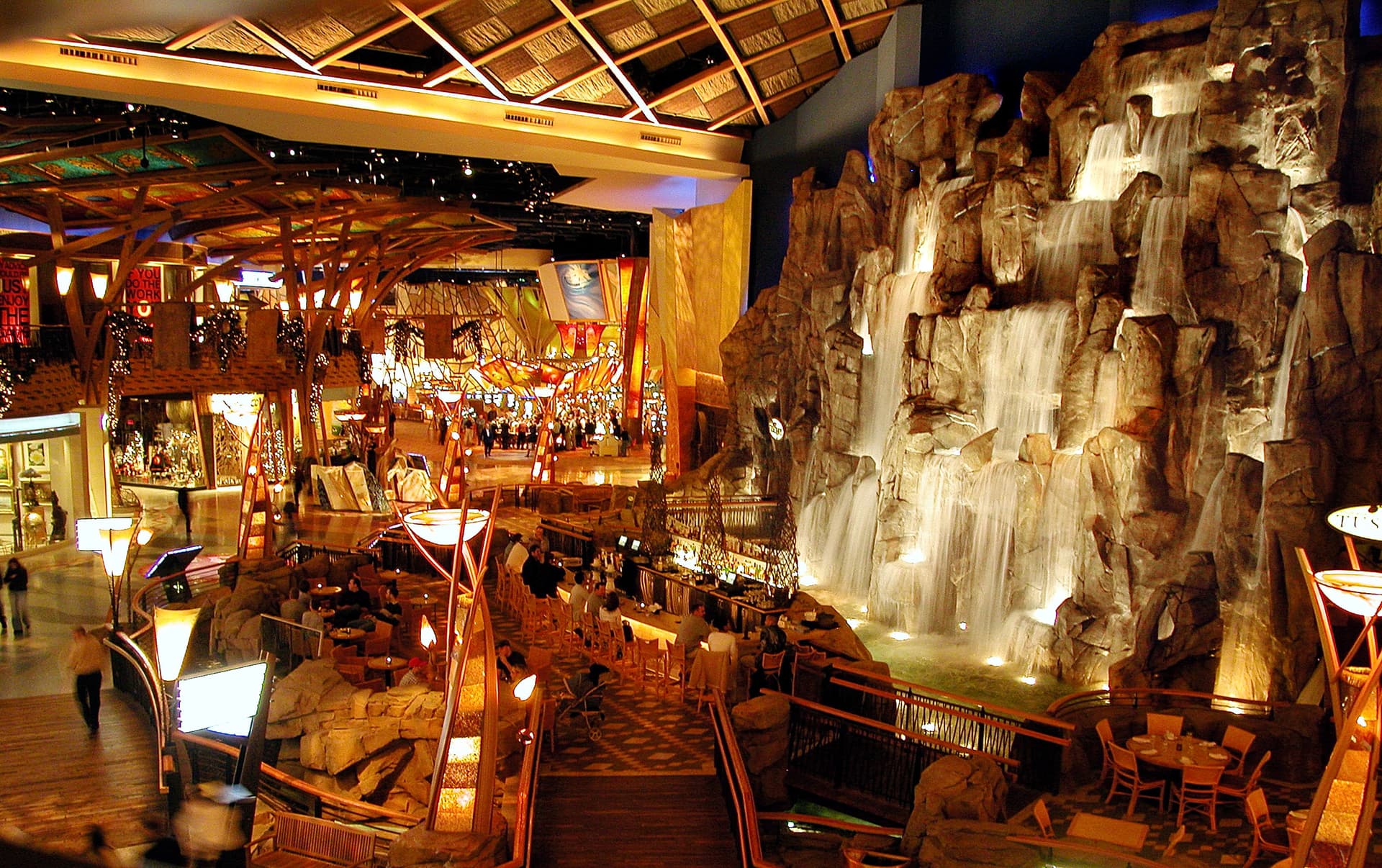 Visitors gather at a bar at the Mohegan Sun Casino and Resort at Uncasville, Connecticut, on November 20, 2002. 