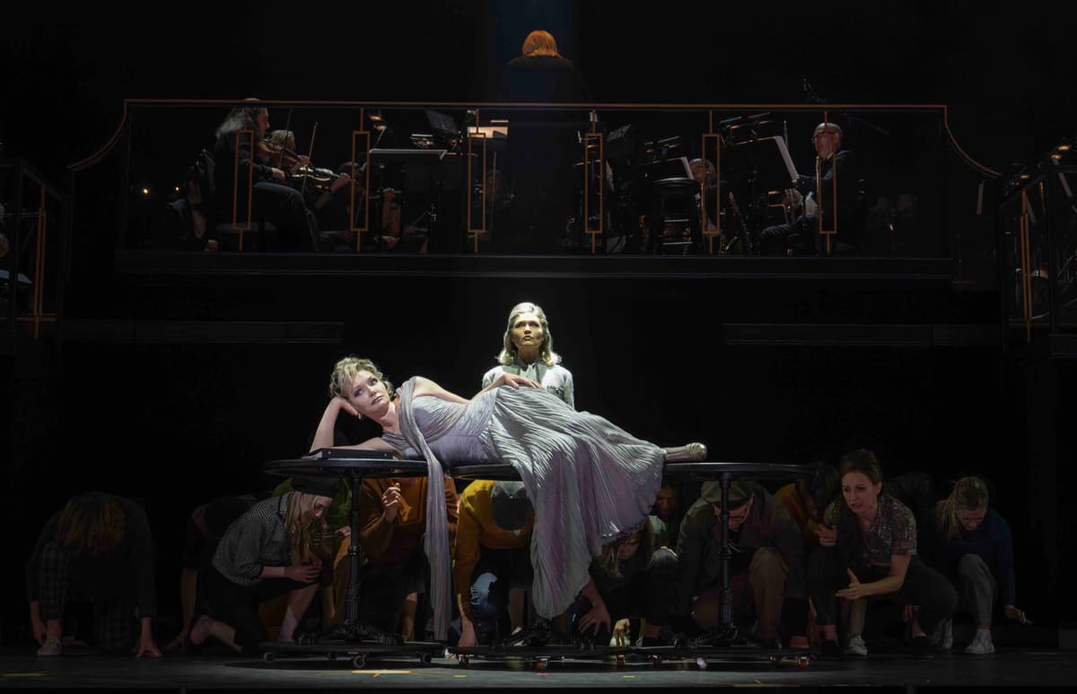 Katrina Lenk and Phillipa Soo in 'High Spirits'