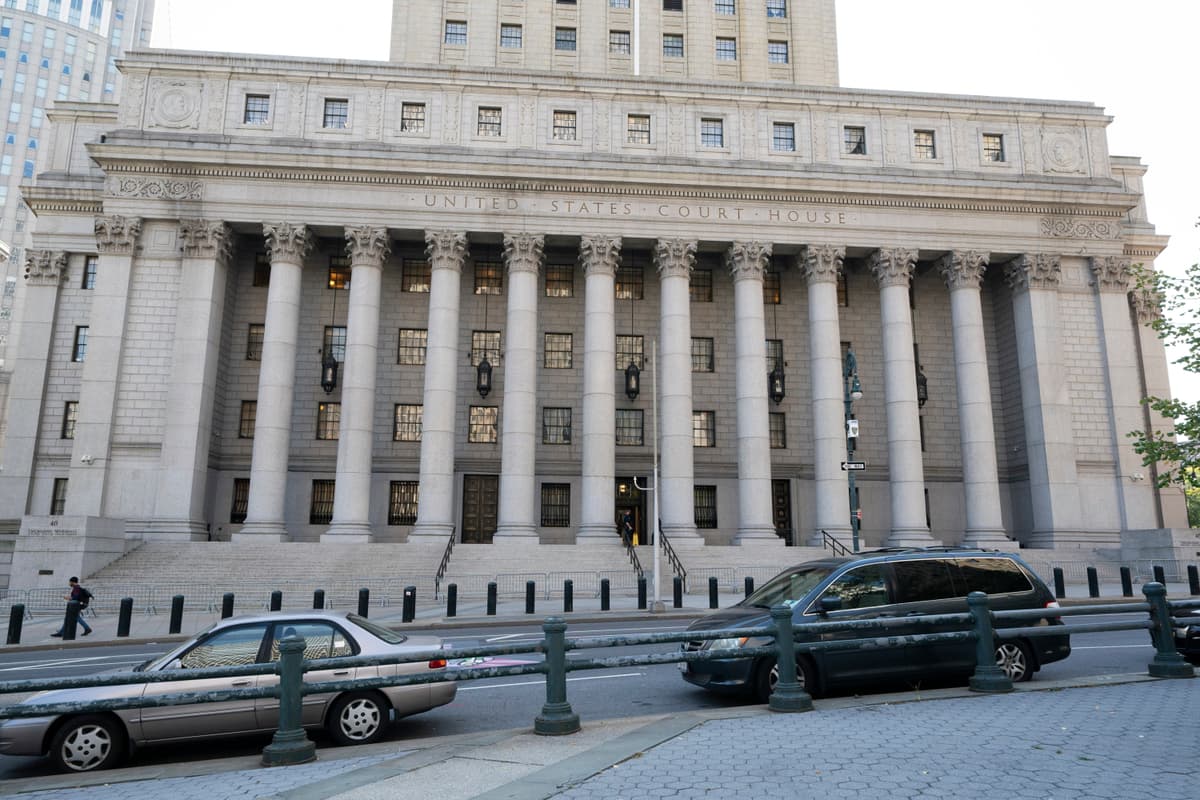 The Thurgood Marshall United States Courthouse at Foley Square, New York in 2000.