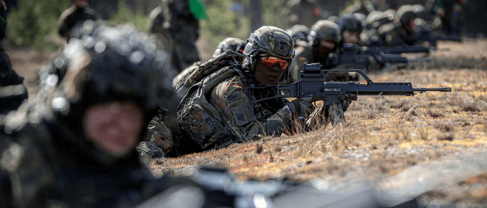 Servicemembers train in the German armed forces.