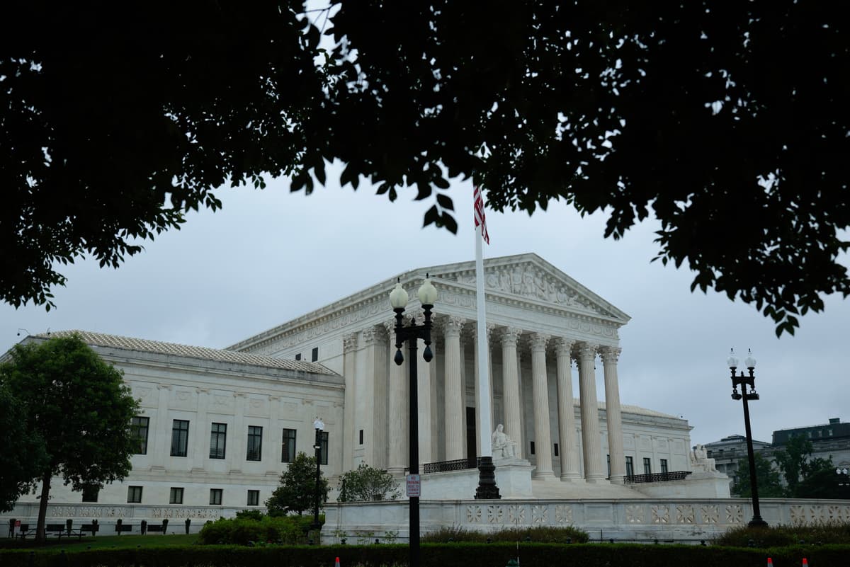 A light rain falls outside of the U.S. Supreme Court ahead of the release of new opinions on June 23, 2026 at Washington, D.C. 
