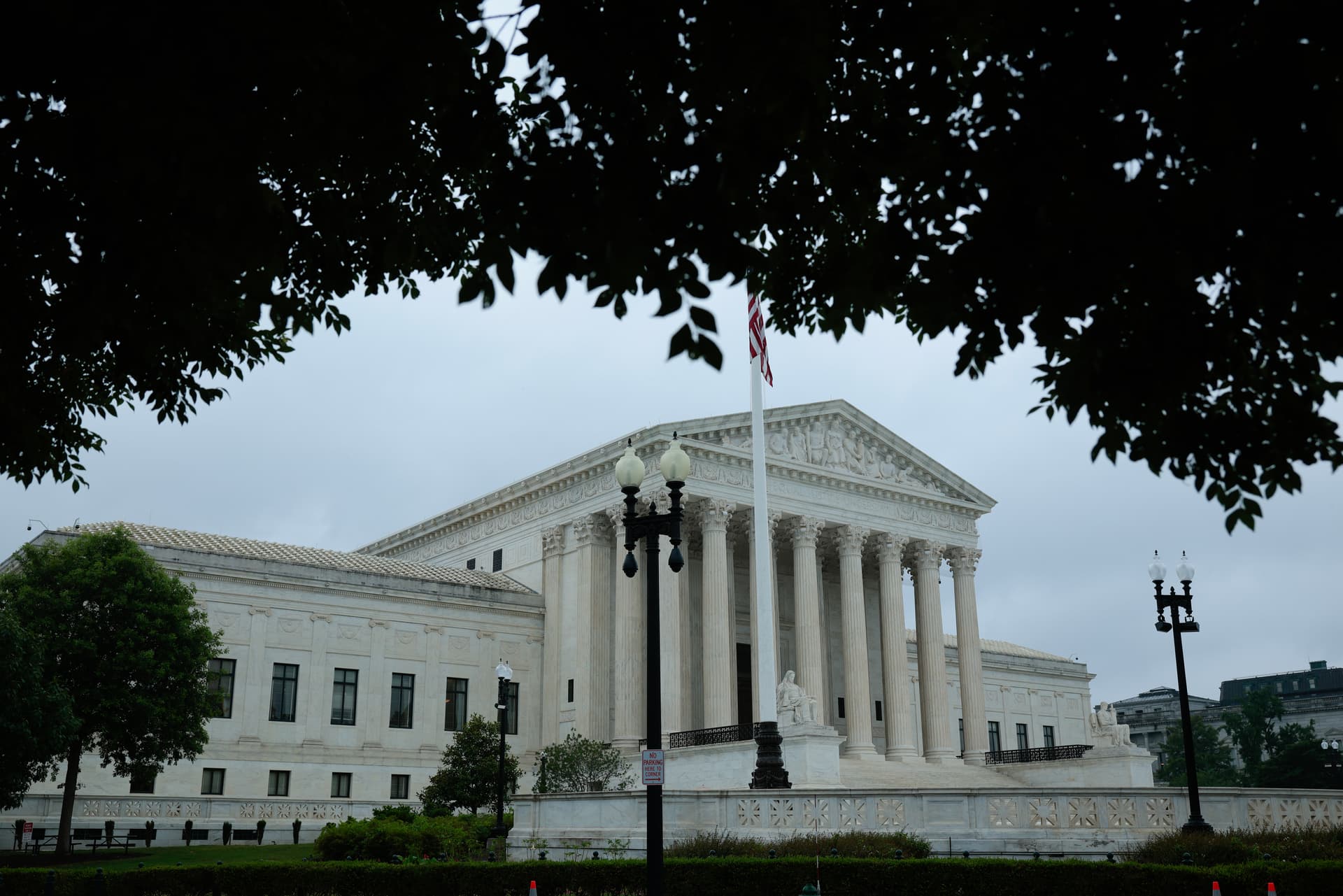 A light rain falls outside of the U.S. Supreme Court ahead of the release of new opinions on June 23, 2026 at Washington, D.C. 