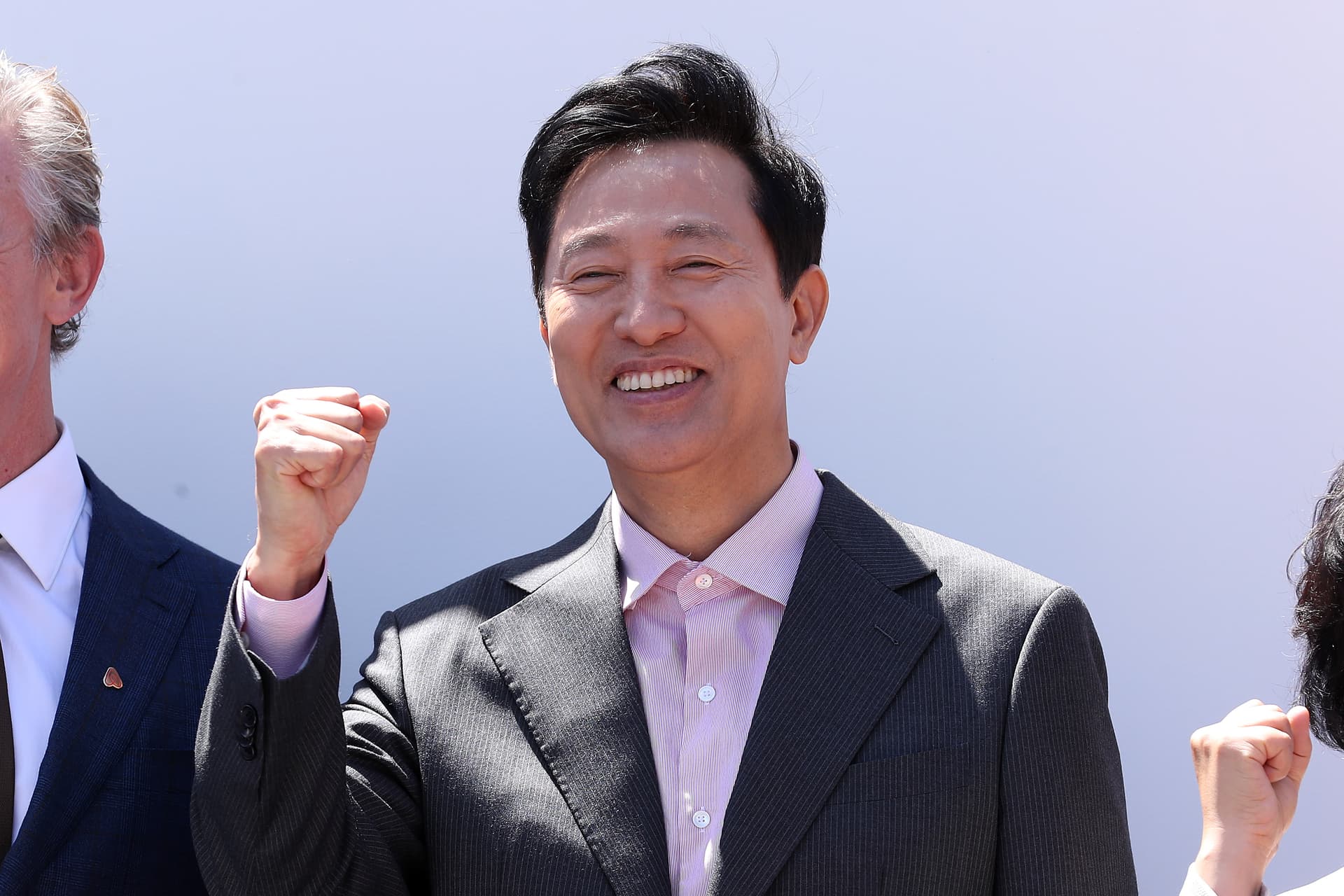 The mayor of Seoul, Oh Se-Hoon, attends the Airbnb X Seoul Metro City collaboration 'Sky Suite' opening at Han River on May 28, 2024.