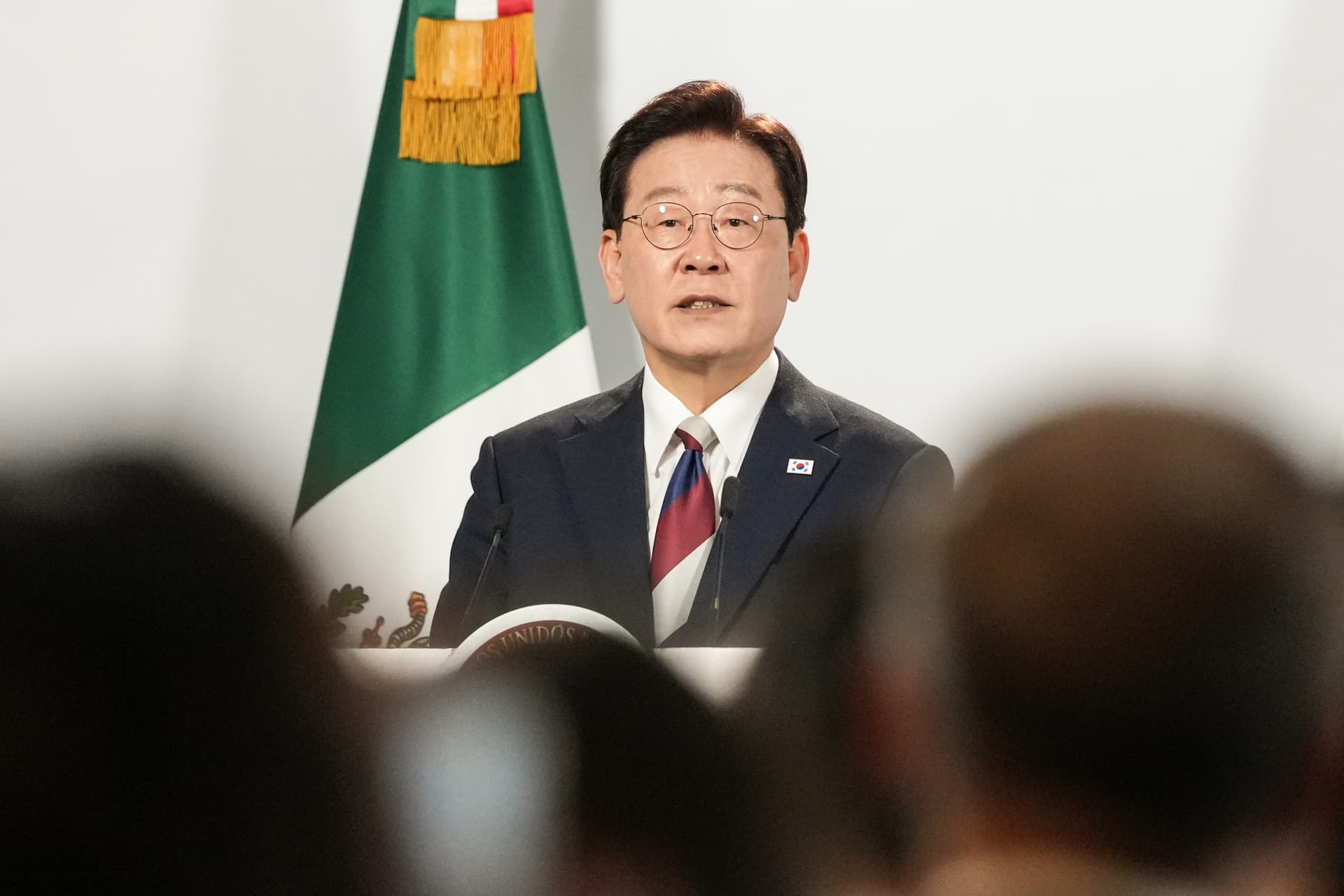 MEXICO CITY, MEXICO - SEPTEMBER 24: President of South Korea, Lee Jae-myung, speaks during an official visit to Mexico at Palacio Nacional on September 24, 2026 in Mexico City, Mexico. (Photo by Cristopher Rogel Blanquet/Getty Images)