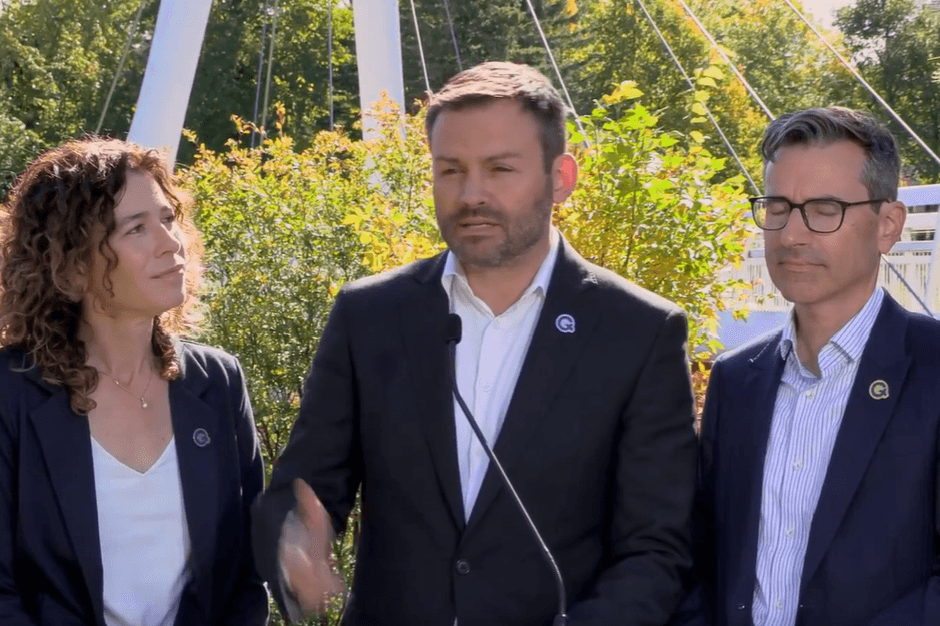 The Parti Quebecois leader, Paul St-Pierre Plamondon, speaks at a press conference at Quebec City on October 3, 2026, where he denied reports of having requested a meeting with the Trump administration.