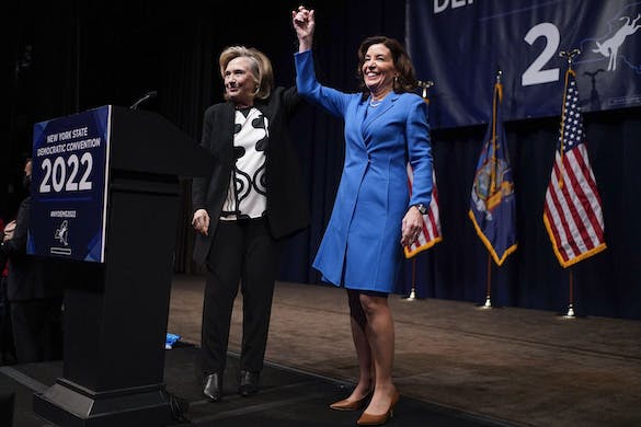 Senator Clinton and Governor Hochul during the New York State Democratic Convention at New York Febriaru 17, 2022. AP/Seth Wenig