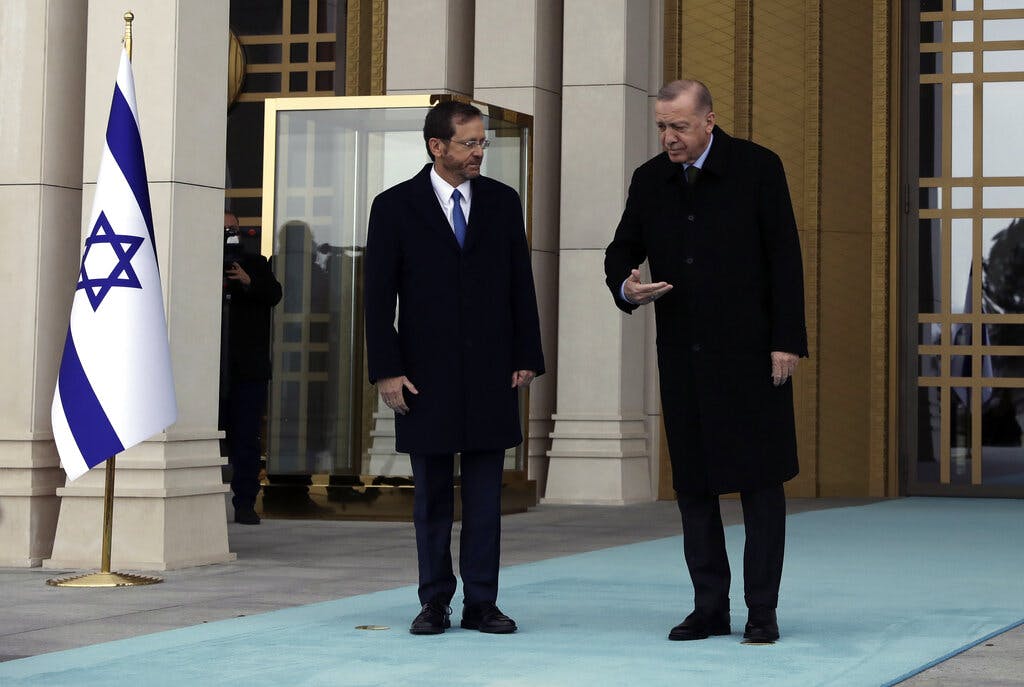 The Turkish president, Recep Tayyip Erdogan, right, and Israel's president, Isaac Herzog, at Ankara March 9, 2022. AP/Burhan Ozbilici