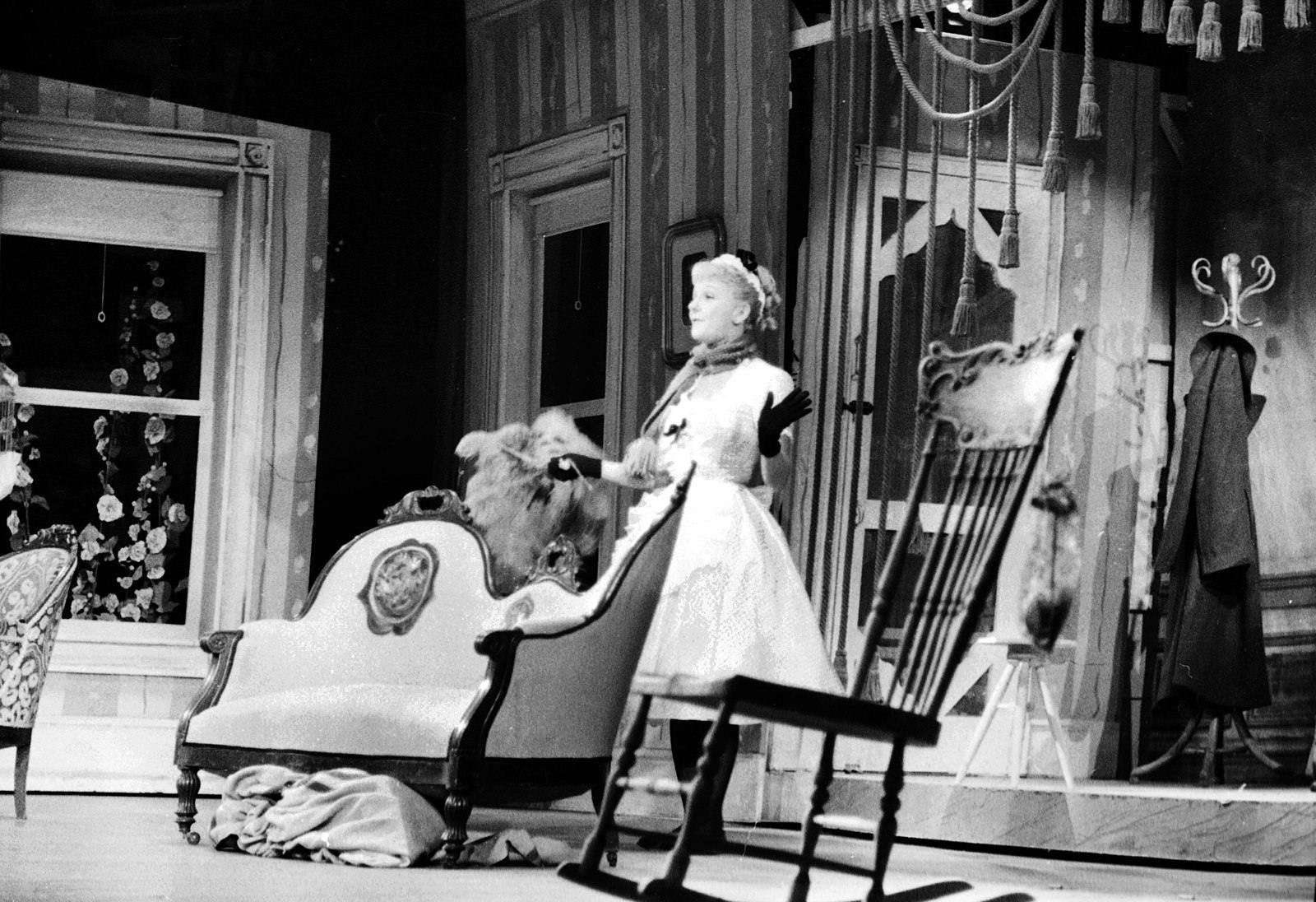 Mary Martin in a dress rehearsal for a 1955 revival of ‘The Skin of Our Teeth.’ Via Wikimedia Commons