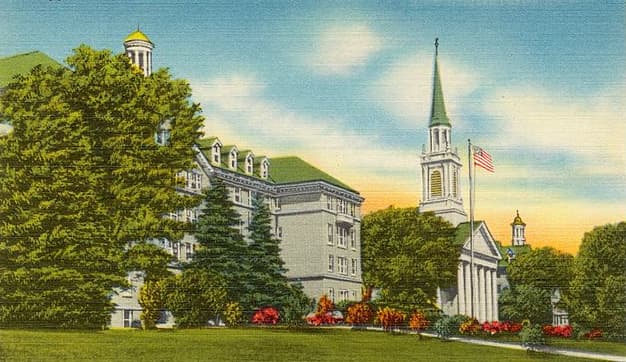 The spire of Mead Chapel towers over the Middlebury Campus. Wikimedia Commons