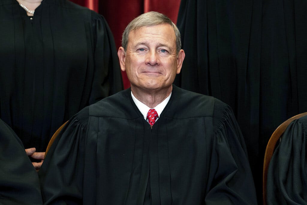 Ketua Mahkamah Agung Roberts pada 23 April 2021. 