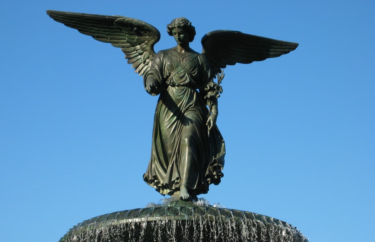 Detail of photo by Wayne Noffsinger via Wikimedia Commons