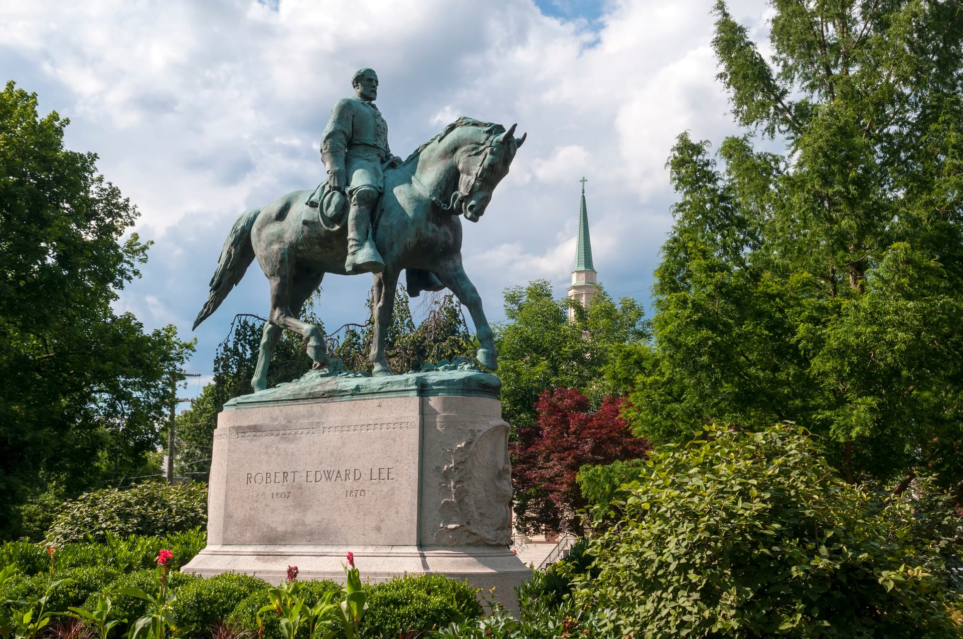 Getty Images A statue of Robert E. Lee, Confederate Civil War General, at Lee Park in Charlottesville, Virginia.