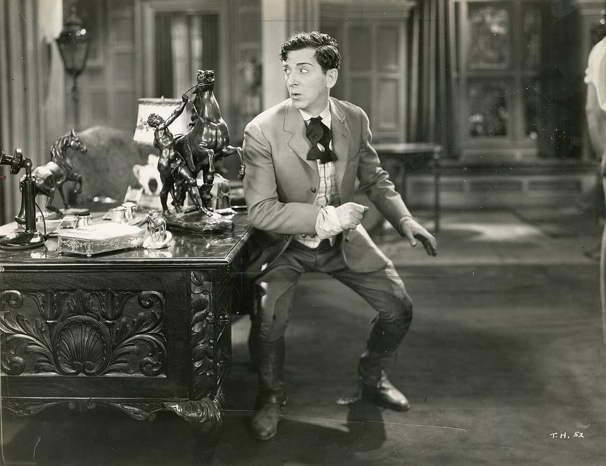 J. Willis Sayre Collection of Theatrical Photographs via Wikimedia Commons