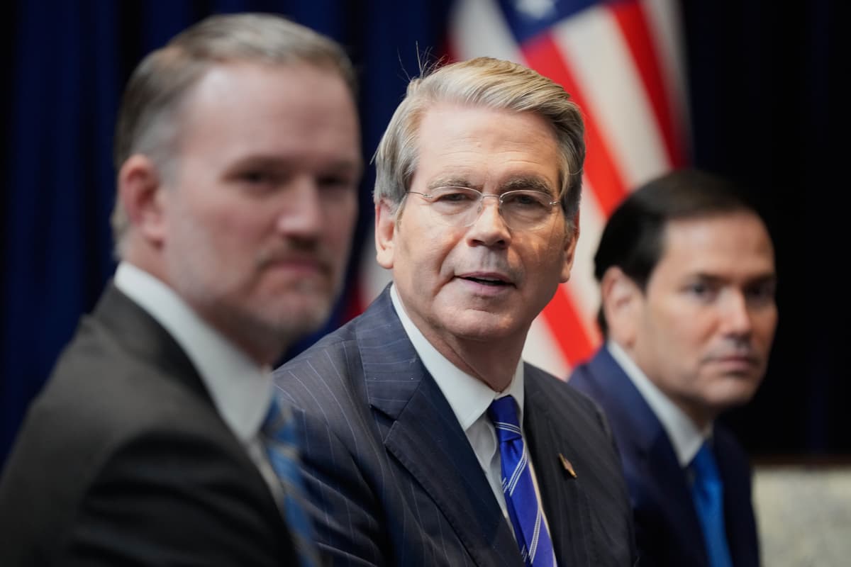 AP/Mark Schiefelbein