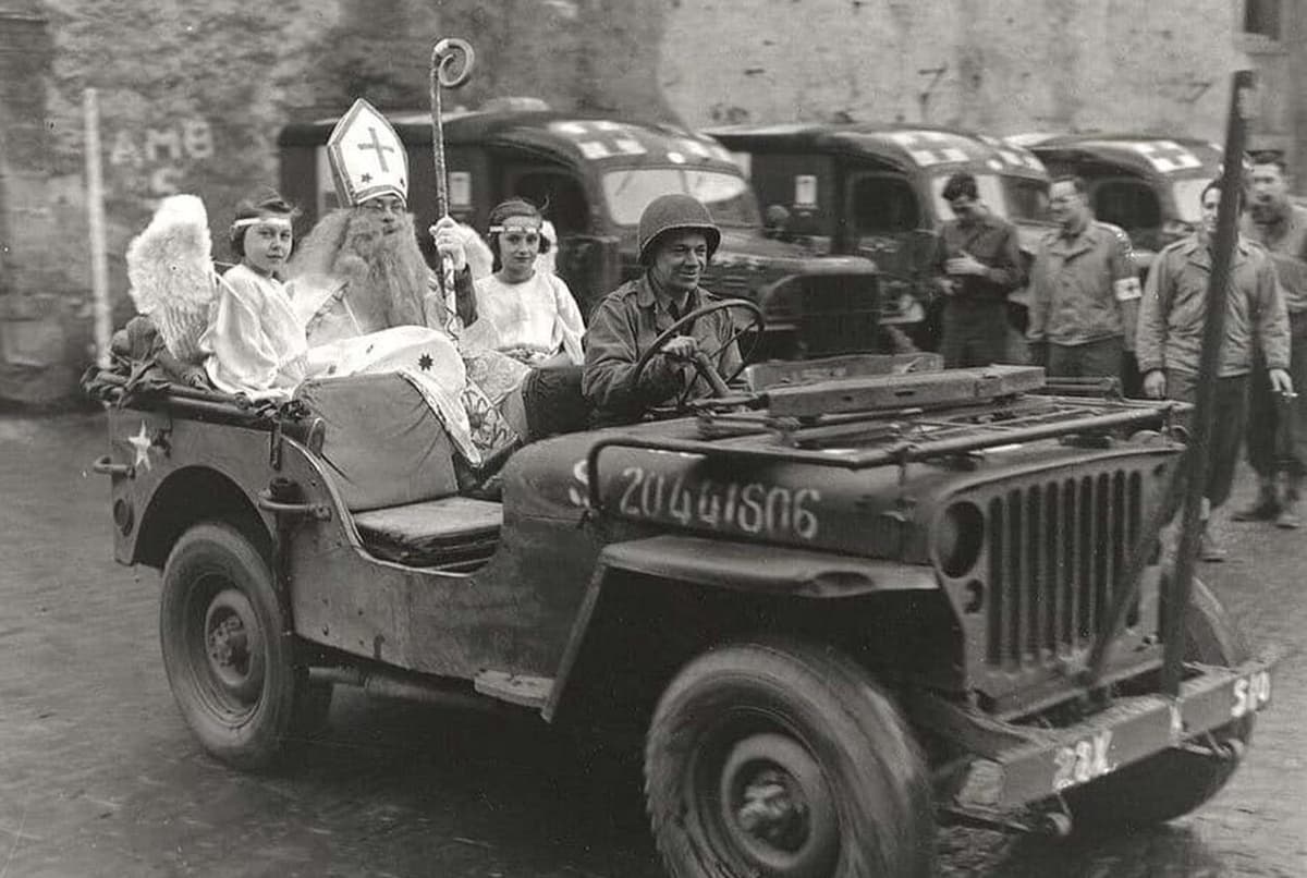 Via Wikimedia Commons 'The American St. Nick': Richard Brookins during World War II at Wiltz, Luxembourg, December 1944.