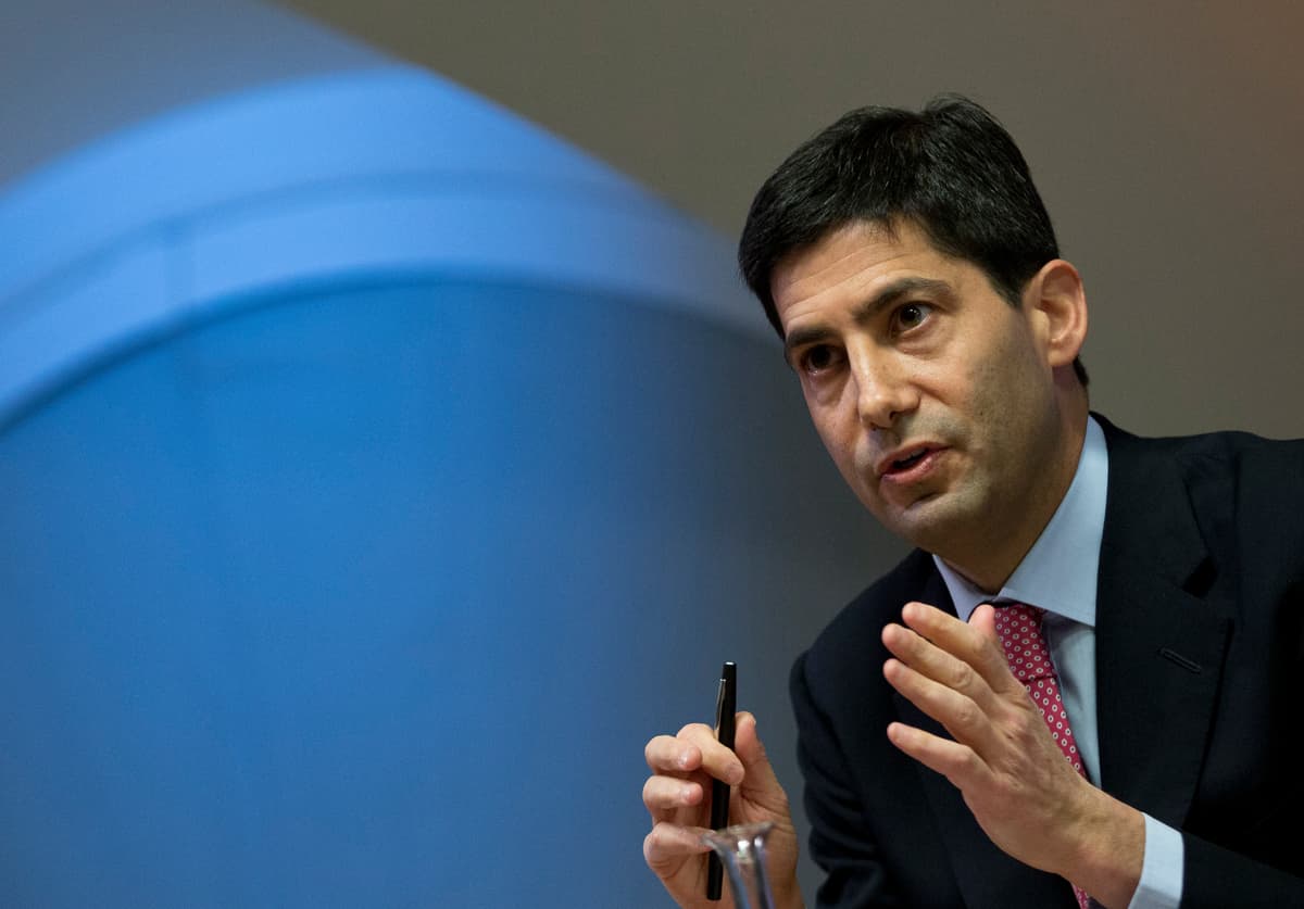 AP/Alastair Grant Kevin Warsh speaks to the media in London on December 11, 2014.