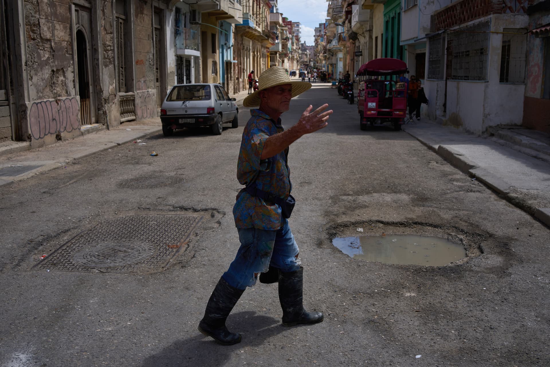 AP/Ramon Espinosa A man walks outside during a blackout at Havana, Cuba, March 16, 2026.