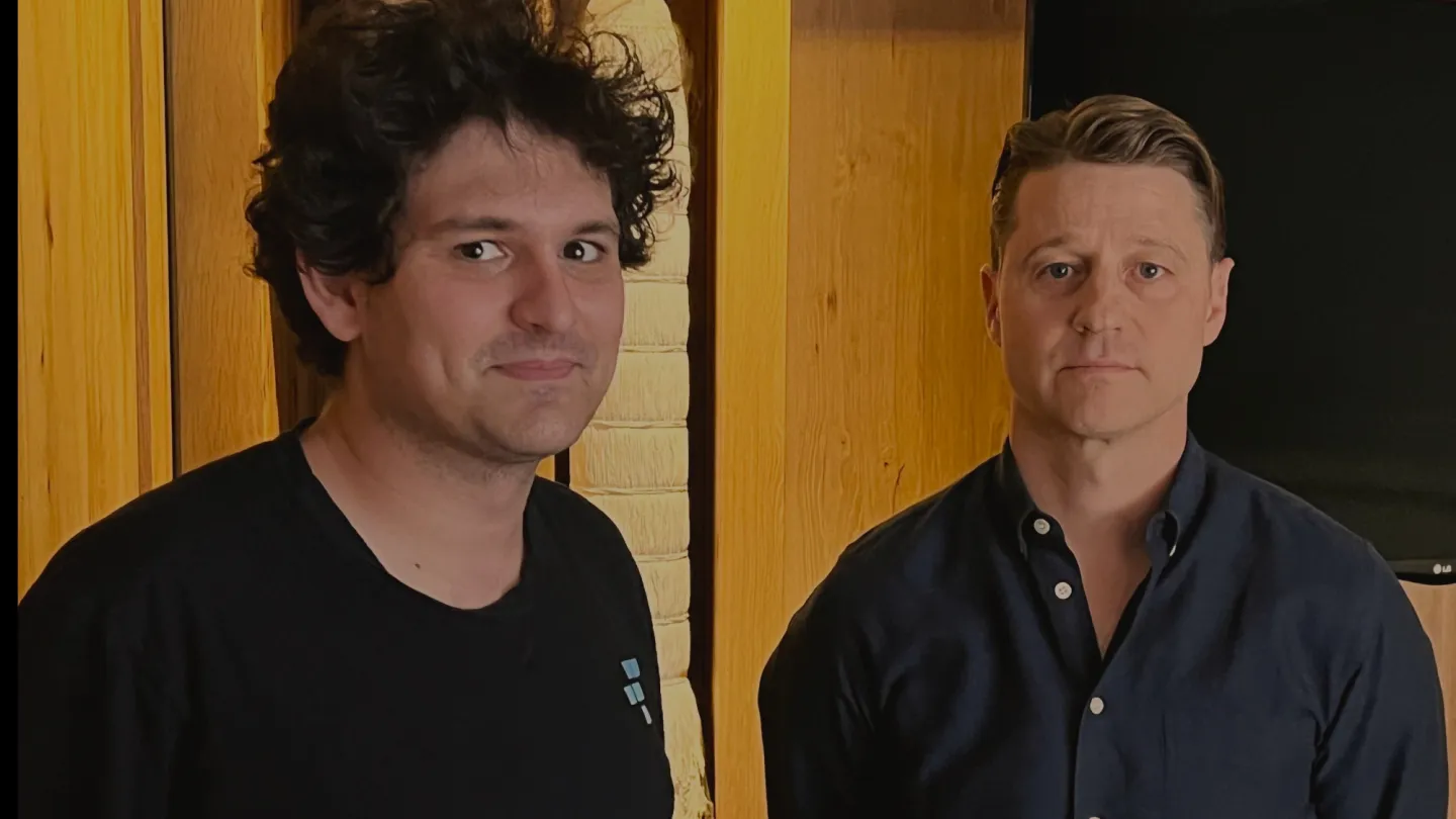 The Forge Sam Bankman-Fried and Ben McKenzie in 'Everyone Is Lying to You for Money.'