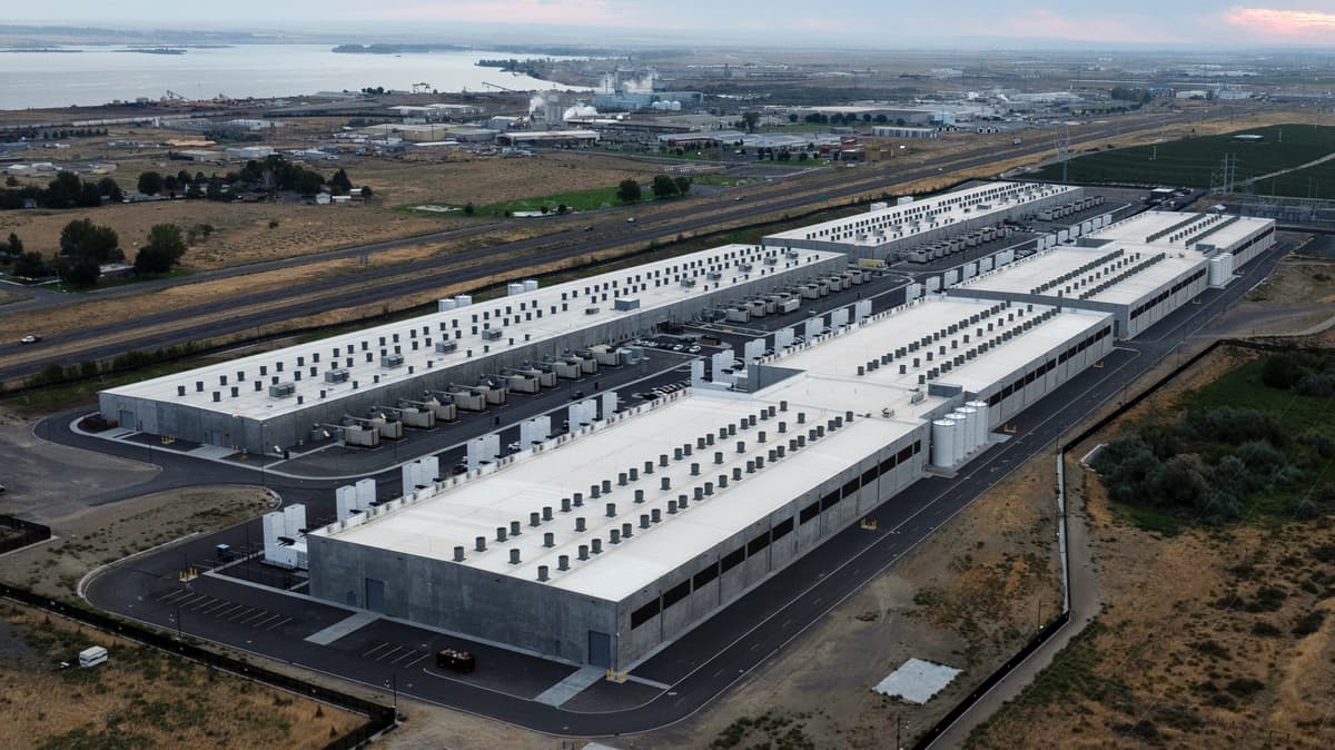 AP/Jenny Kane An Amazon Web Services data center on August 22, 2024, at Boardman, Oregon.