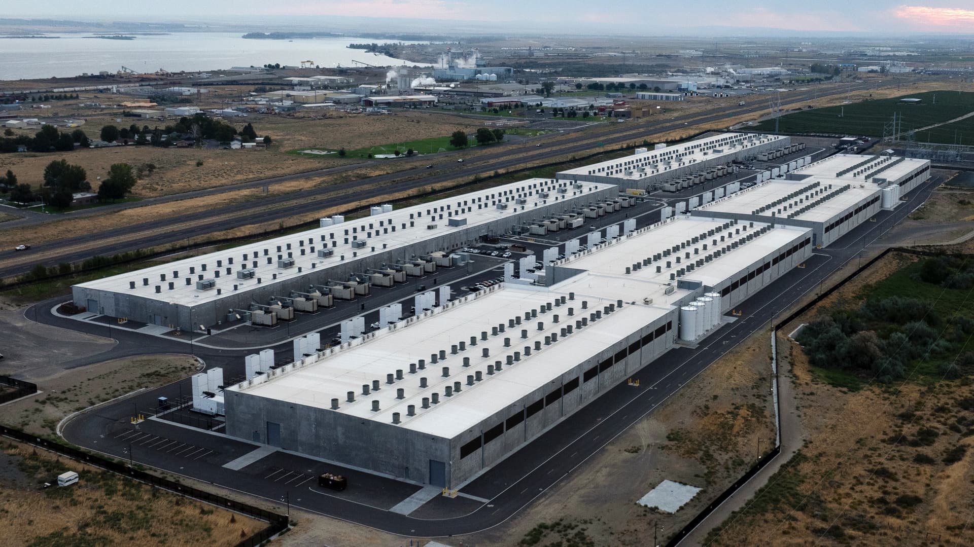 AP/Jenny Kane An Amazon Web Services data center on August 22, 2024, at Boardman, Oregon.