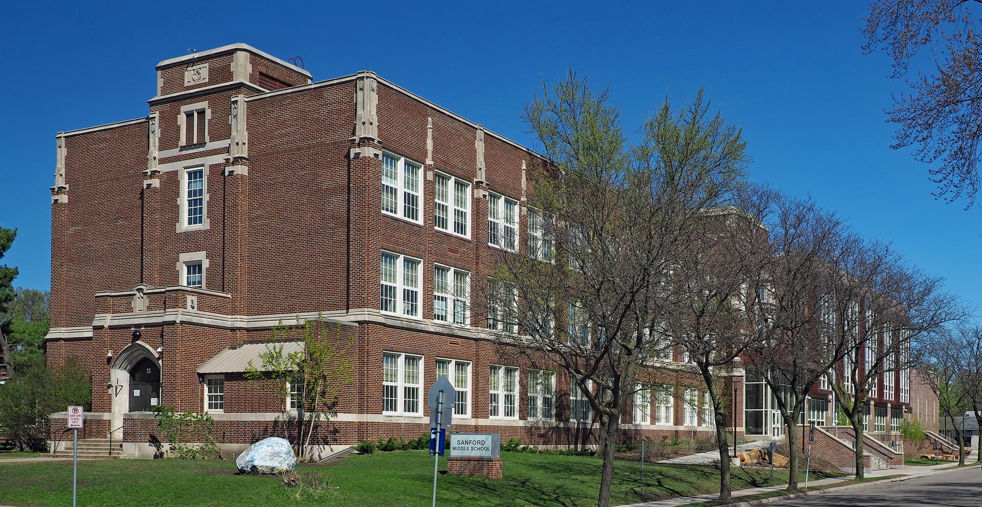 Por McGhiever - Trabajo propio, Wikipedia, CC BY-SA 4.0, The Justice Department sued Minneapolis Public Schools over a 2022 policy that says “underrepresented” teacher populations should be prioritized for retention or reinstatement.