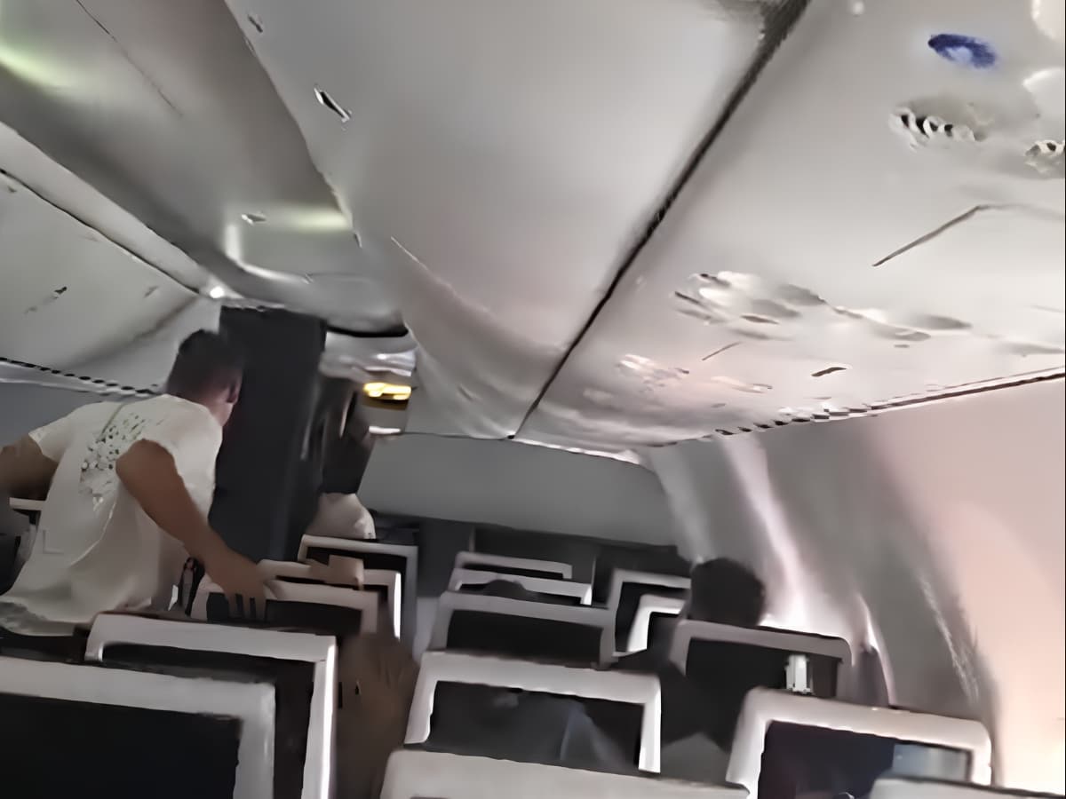 Emmanuel (Mannie) Fabian via X. A screengrab from a purported video of a FlyDubai flight to Tel Aviv shows passengers after trying to find out what's happening after it took a 13,000-foot plunge on September 30, 2026.