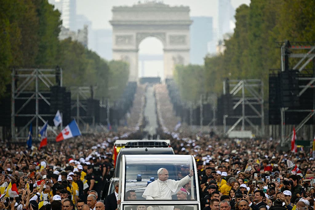 Vatican Pool/Getty Images Pope Leo XIV waves to faithful on September 26, 2026 at Paris, France.