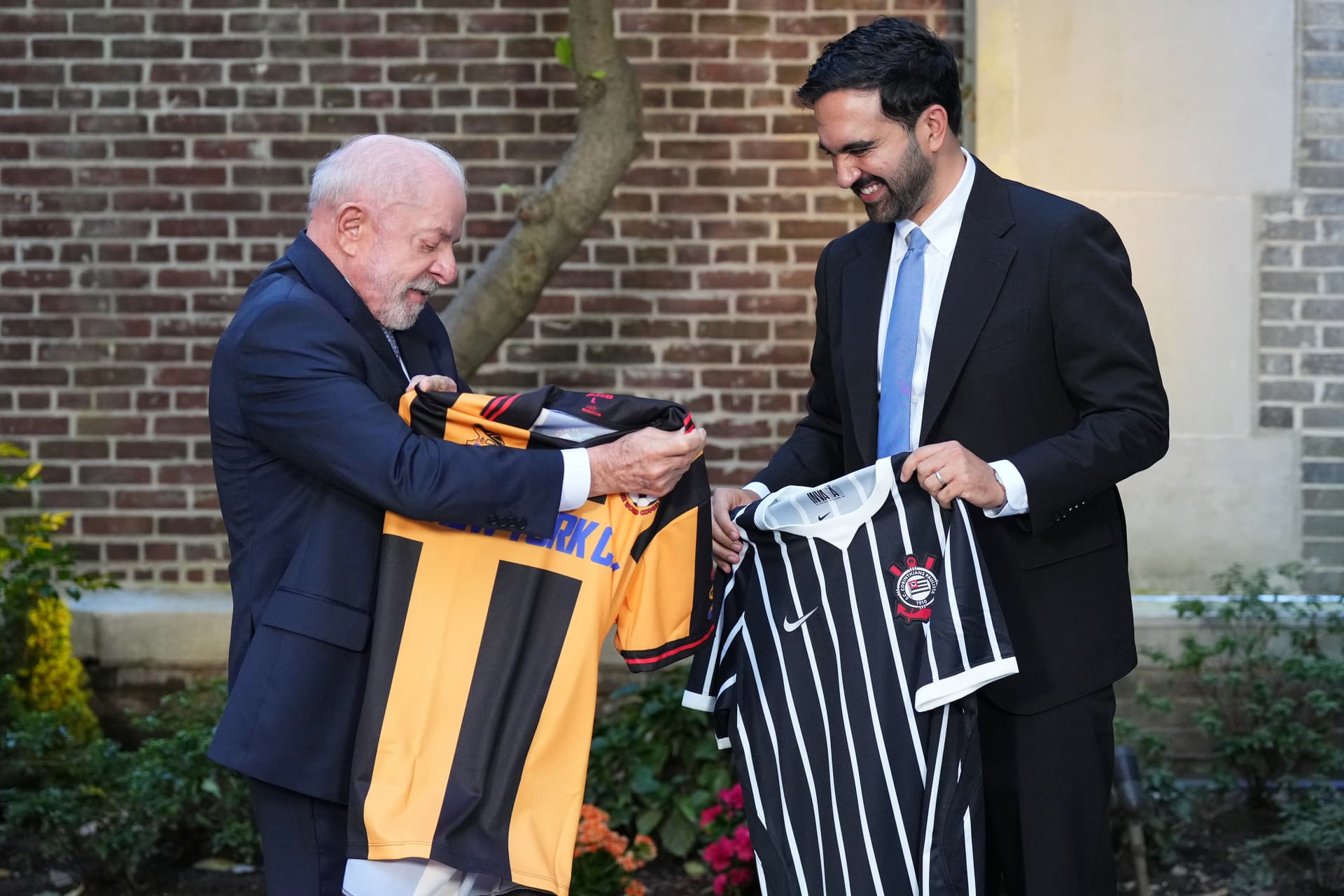 Adam Gray-Pool/Getty Images President Luiz Inácio Lula da Silva, left, and Mayor Zohran Mamdani exchange soccer jerseys during a meeting at the residence of Brazil's ambassador to the United Nations, on September 21, 2026 at New York City.