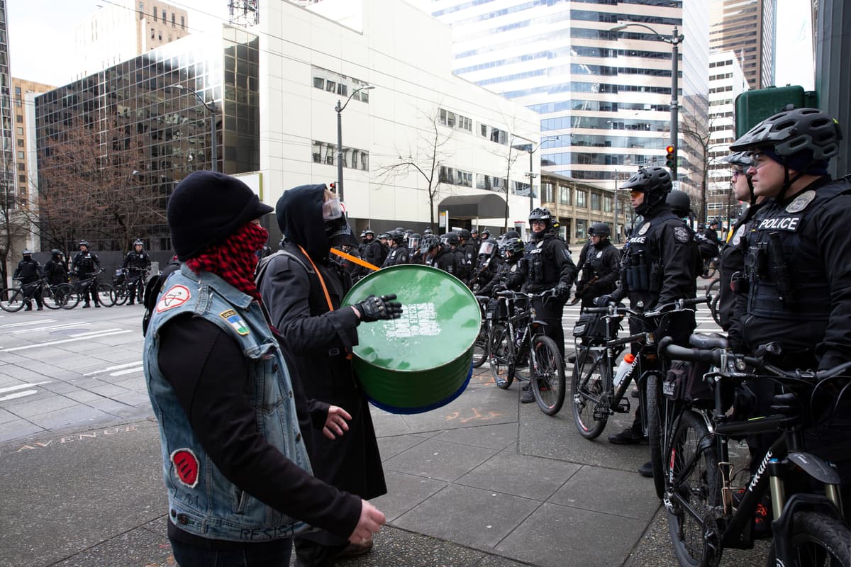 Karen Ducey/Getty Images Left-wing counter-demonstrators and antifa groups protest at a gun rights rally on January 5, 2020 at Seattle.