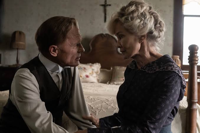Quiver Ed Harris and Jessica Lange in 'Long Day's Journey Into Night.'