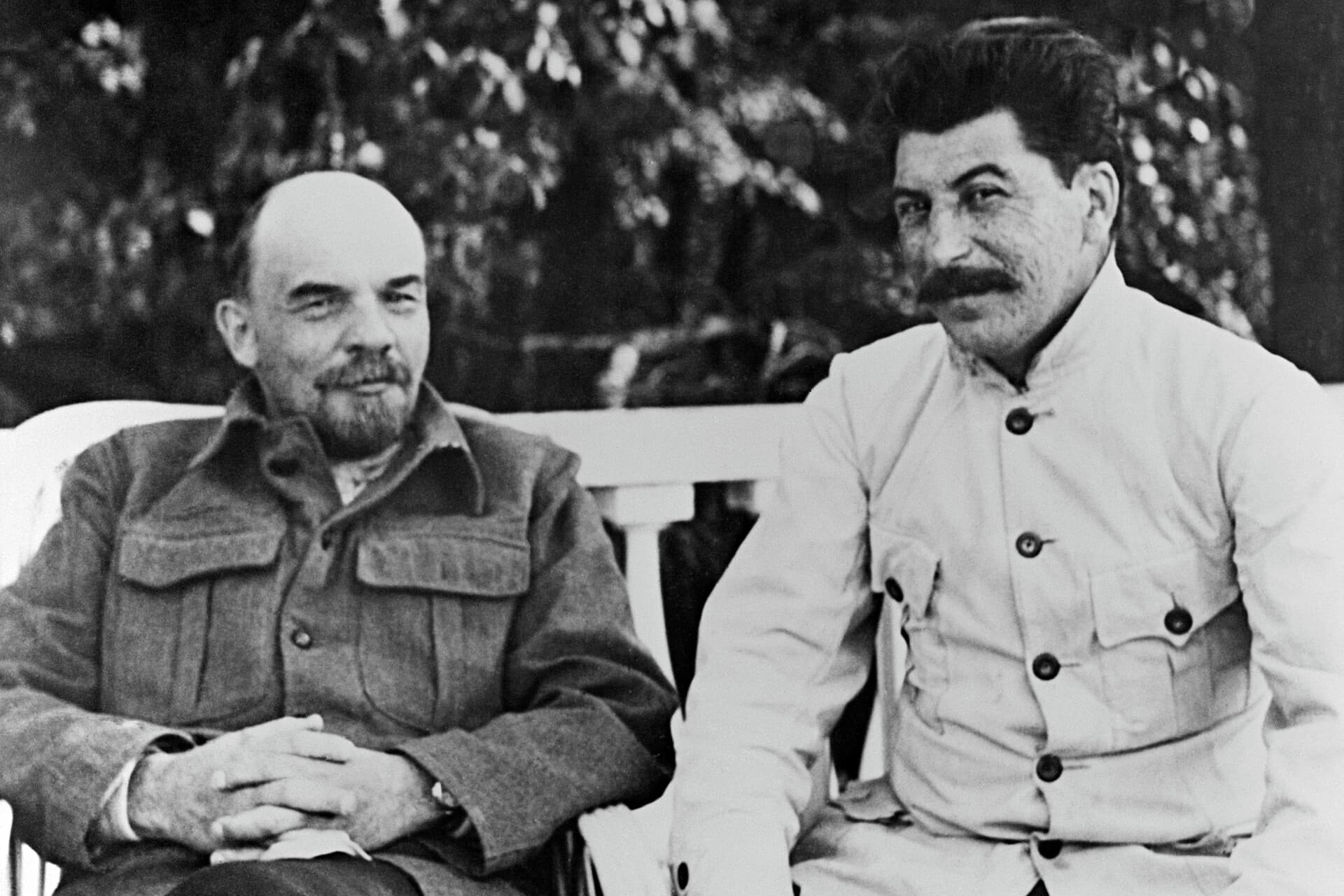 Via Wikimedia Commons Lenin and Stalin at Gorki in 1922.