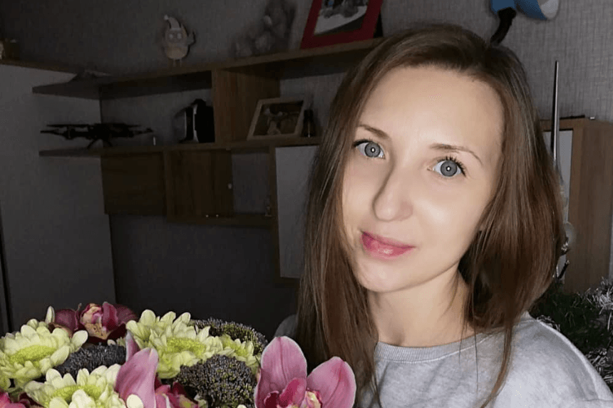 Via Instagram OnlyFans creator Svitlana Dvornikova has launched a petition calling for the legalization of pornography in Ukraine, which advocates say could help pay the costs of the war with Russia.
