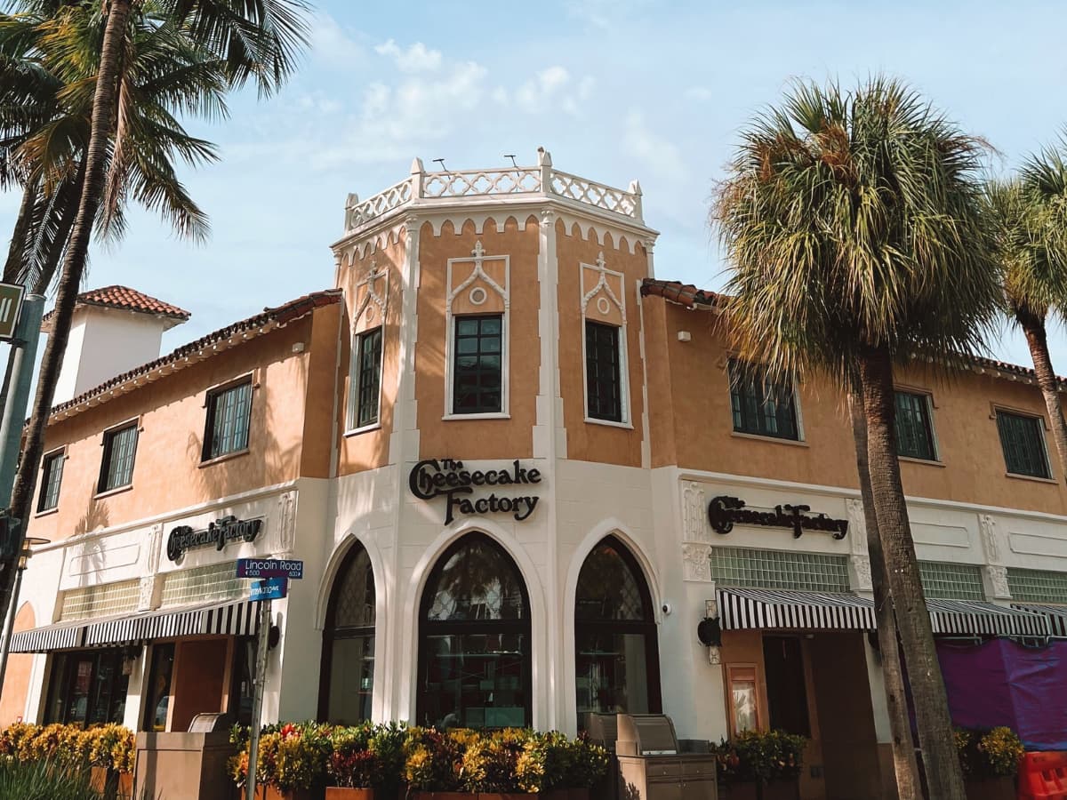 Vincent Rivaud via Pexels.com The decades-old restaurant chain, The Cheesecake Factory, is at the center of a political clash of style.