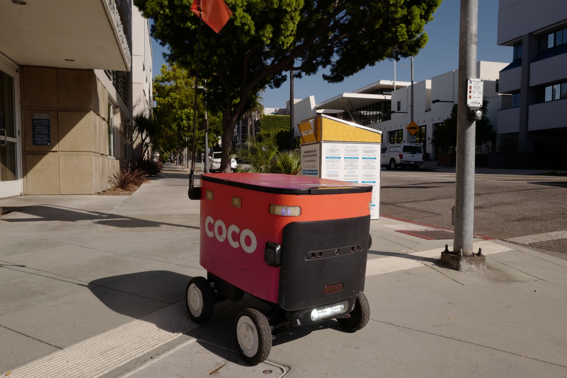Getty Images A Coco automated delivery service on its way to deliver food at Santa Monica, California.