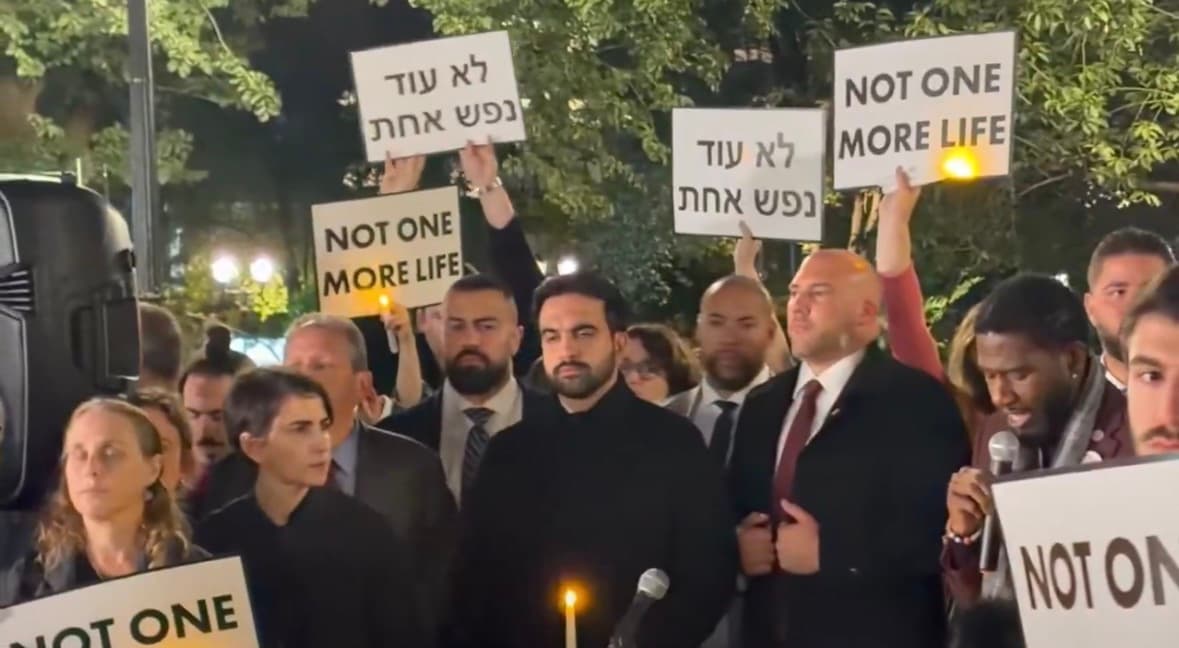 Screenshot Zohran Mamdani is heckled at an October 7 vigil in New York City.