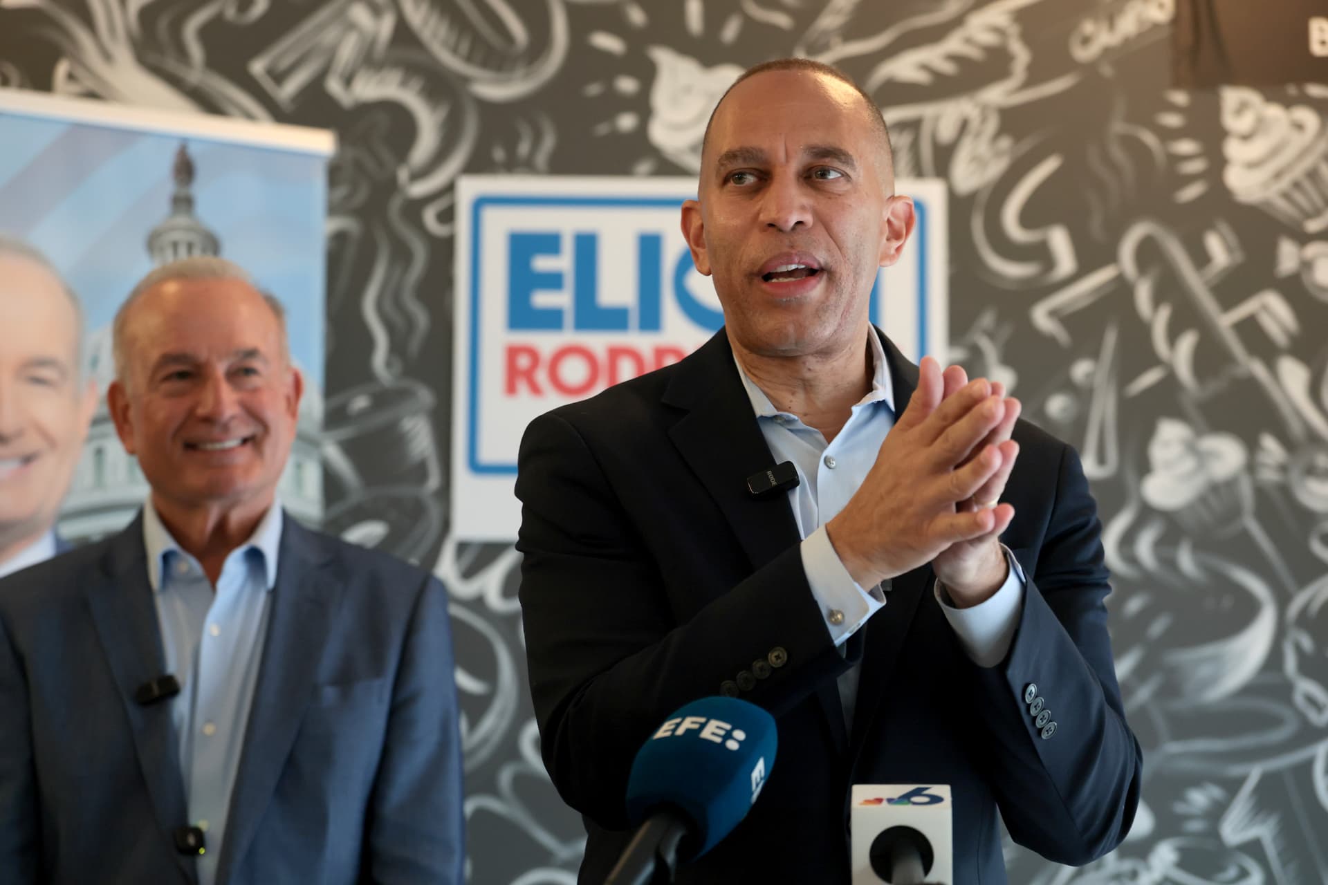 Joe Raedle/Getty Images The House minority leader, Congressman Hakeem Jeffries, on October 16, 2026 at Miami.
